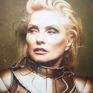 Meet your Posher, Daphne